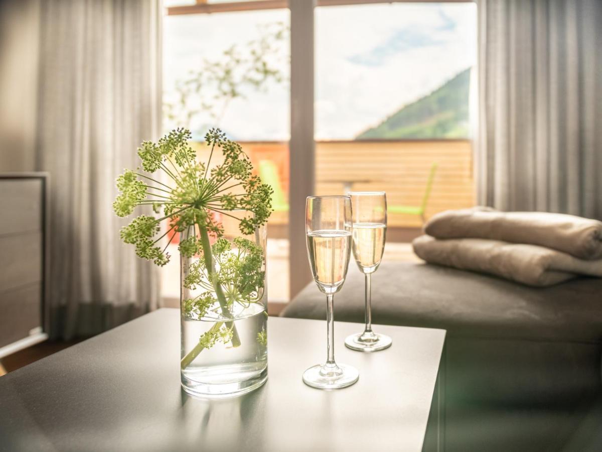 Der Sonnberg Alpinlodges - Apartments Mit Seeblick, Privater Sauna Und Self Check-In Целль-ам-Зе Экстерьер фото
