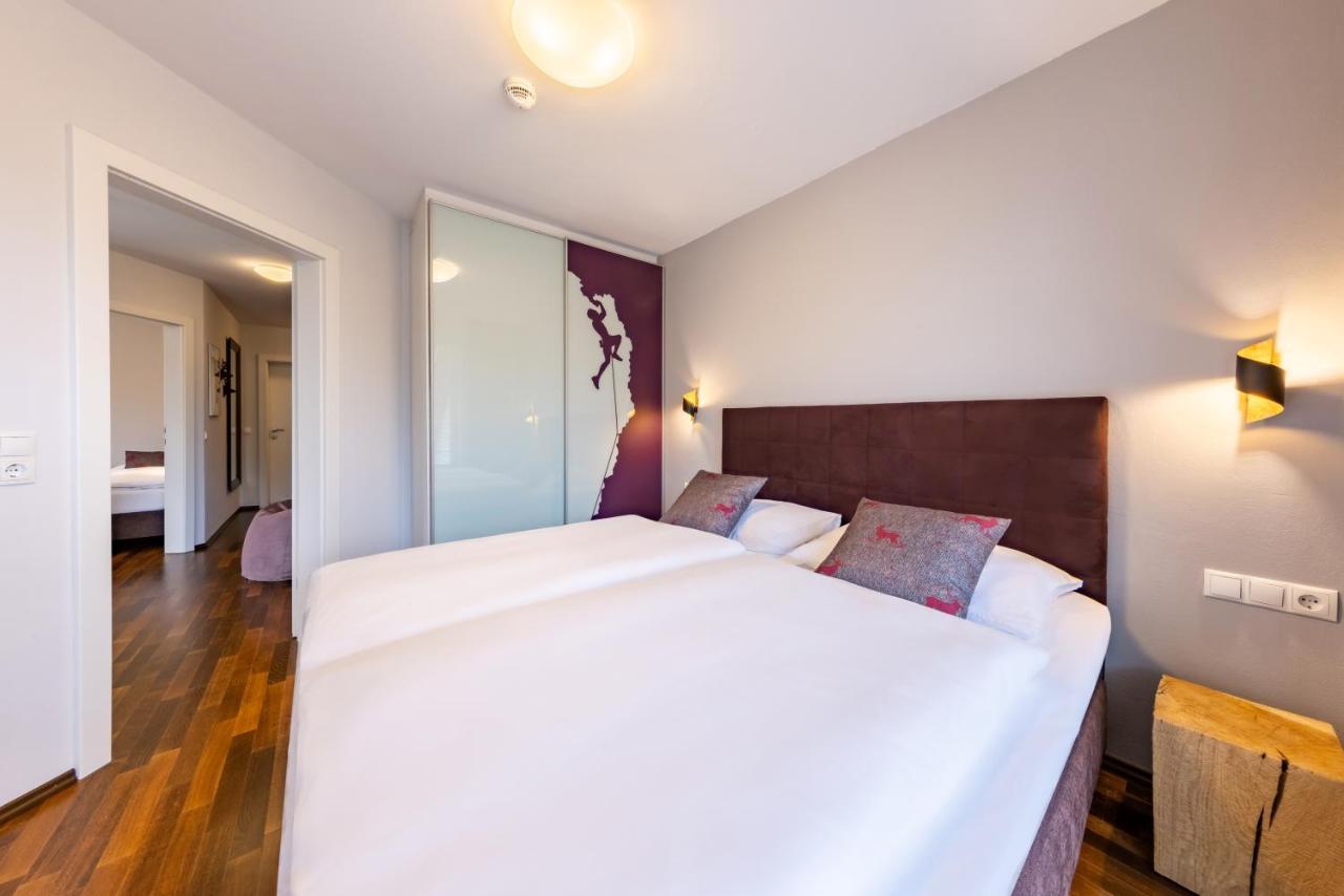 Der Sonnberg Alpinlodges - Apartments Mit Seeblick, Privater Sauna Und Self Check-In Целль-ам-Зе Экстерьер фото