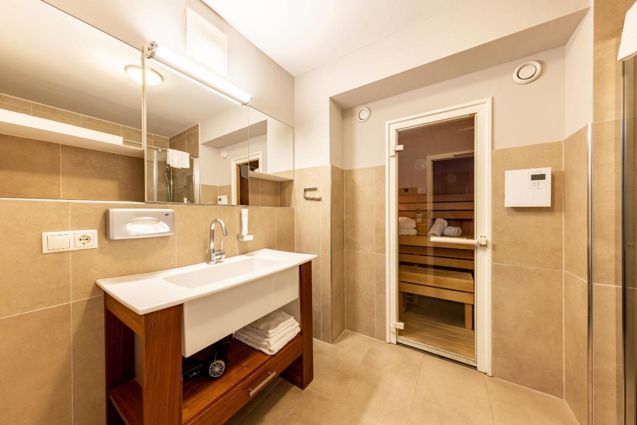 Der Sonnberg Alpinlodges - Apartments Mit Seeblick, Privater Sauna Und Self Check-In Целль-ам-Зе Экстерьер фото